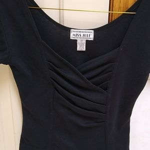 Cute black V-neck top, like new!